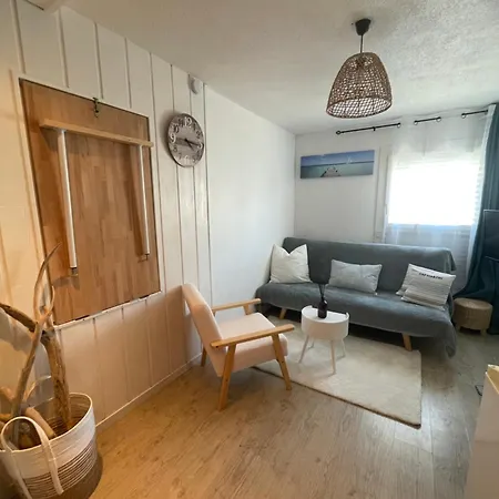Cosy Avec Piscine Et Parking A Apartment